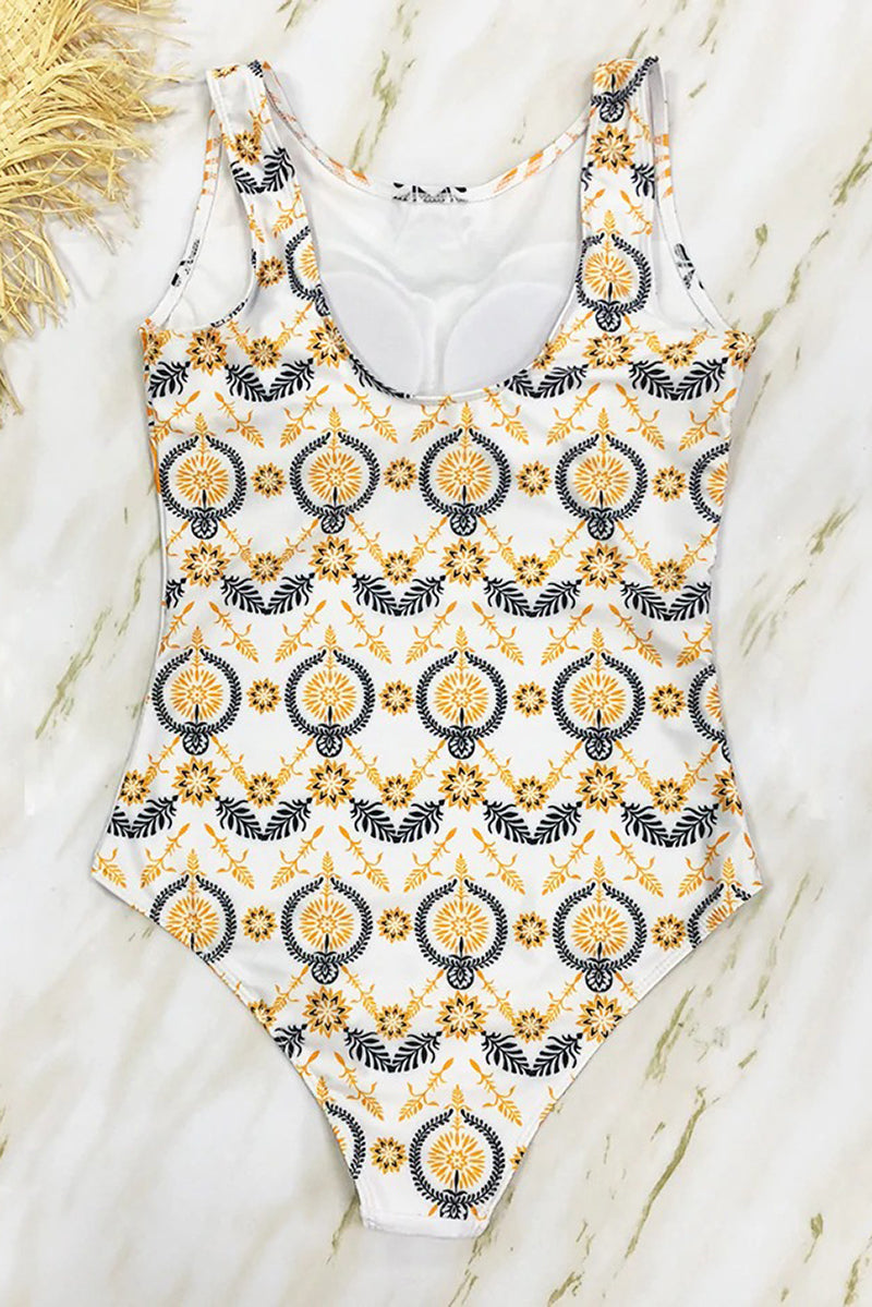 Jednodijelni kostim s Boho uzorkom i visokim ovratnikom